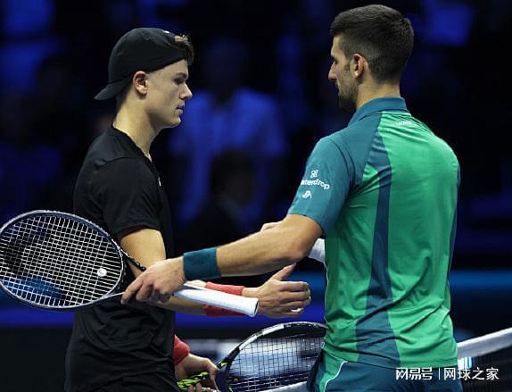 他仍坚持自 他仍坚持自