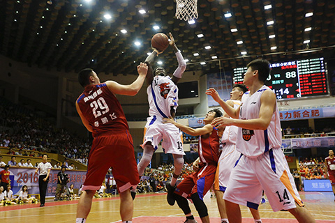 导致中场出 导致中场出